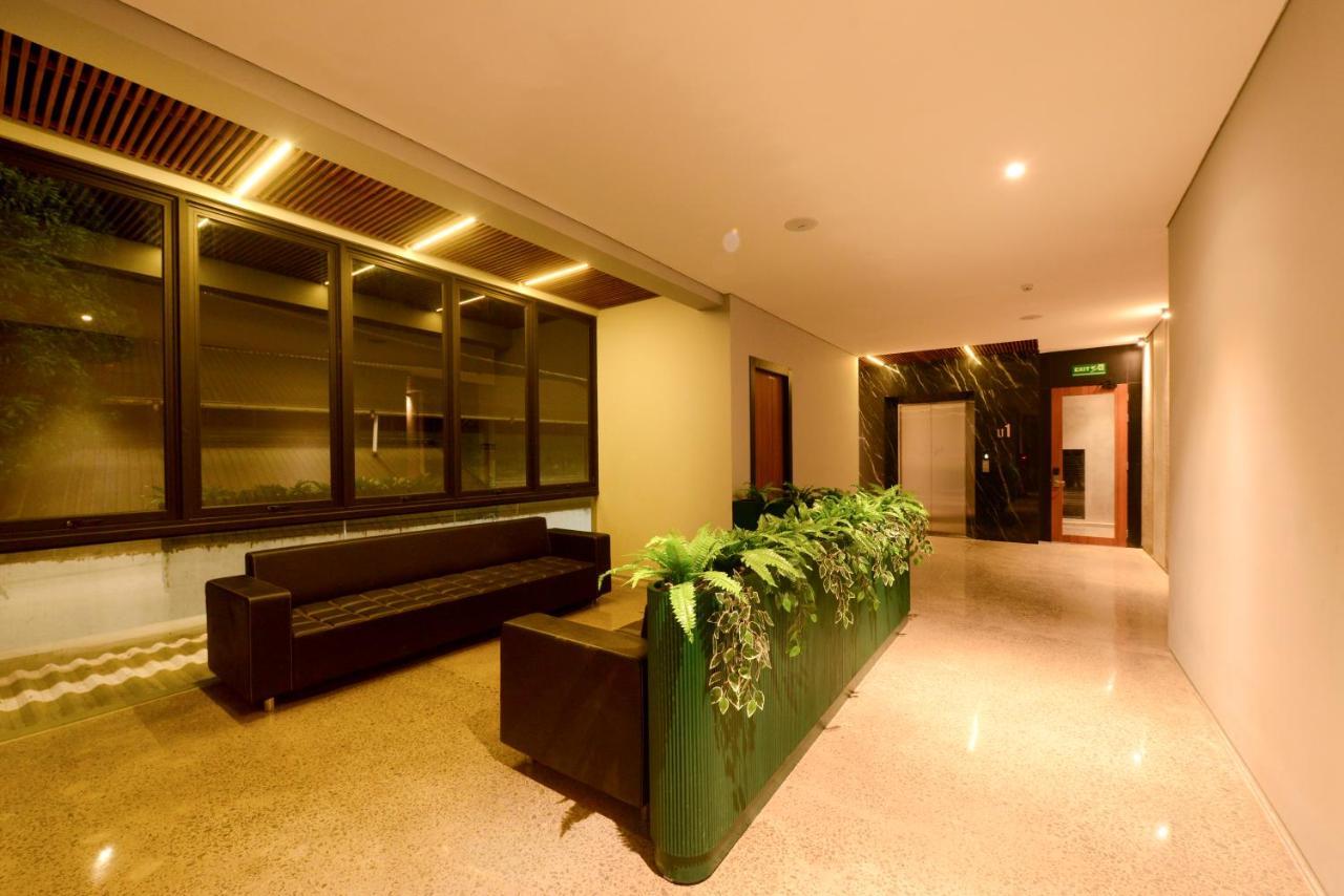 Nata Azana Hotel Solo Kültér fotó