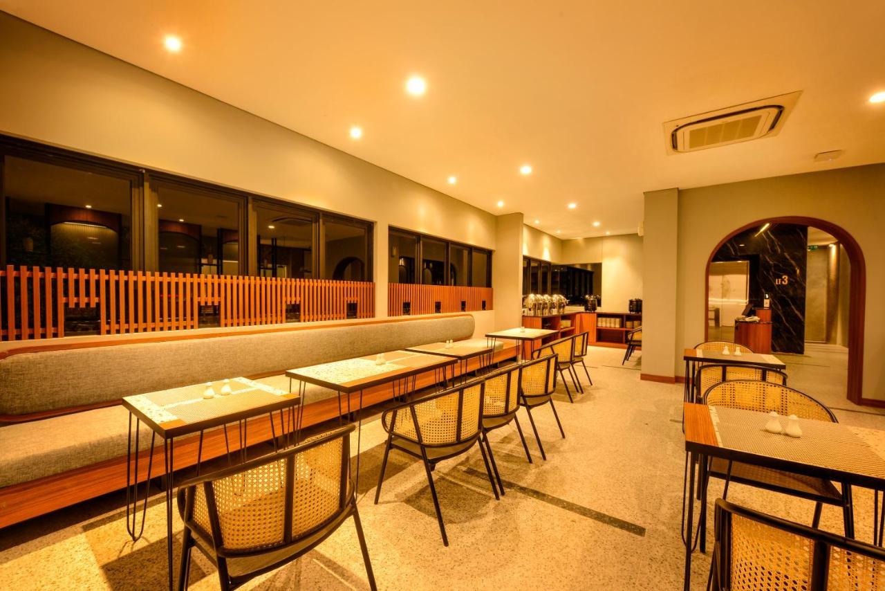 Nata Azana Hotel Solo Kültér fotó