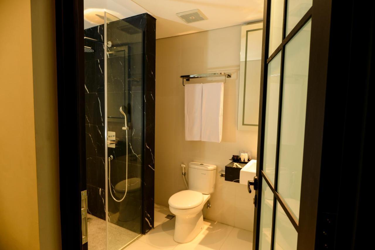 Nata Azana Hotel Solo Kültér fotó