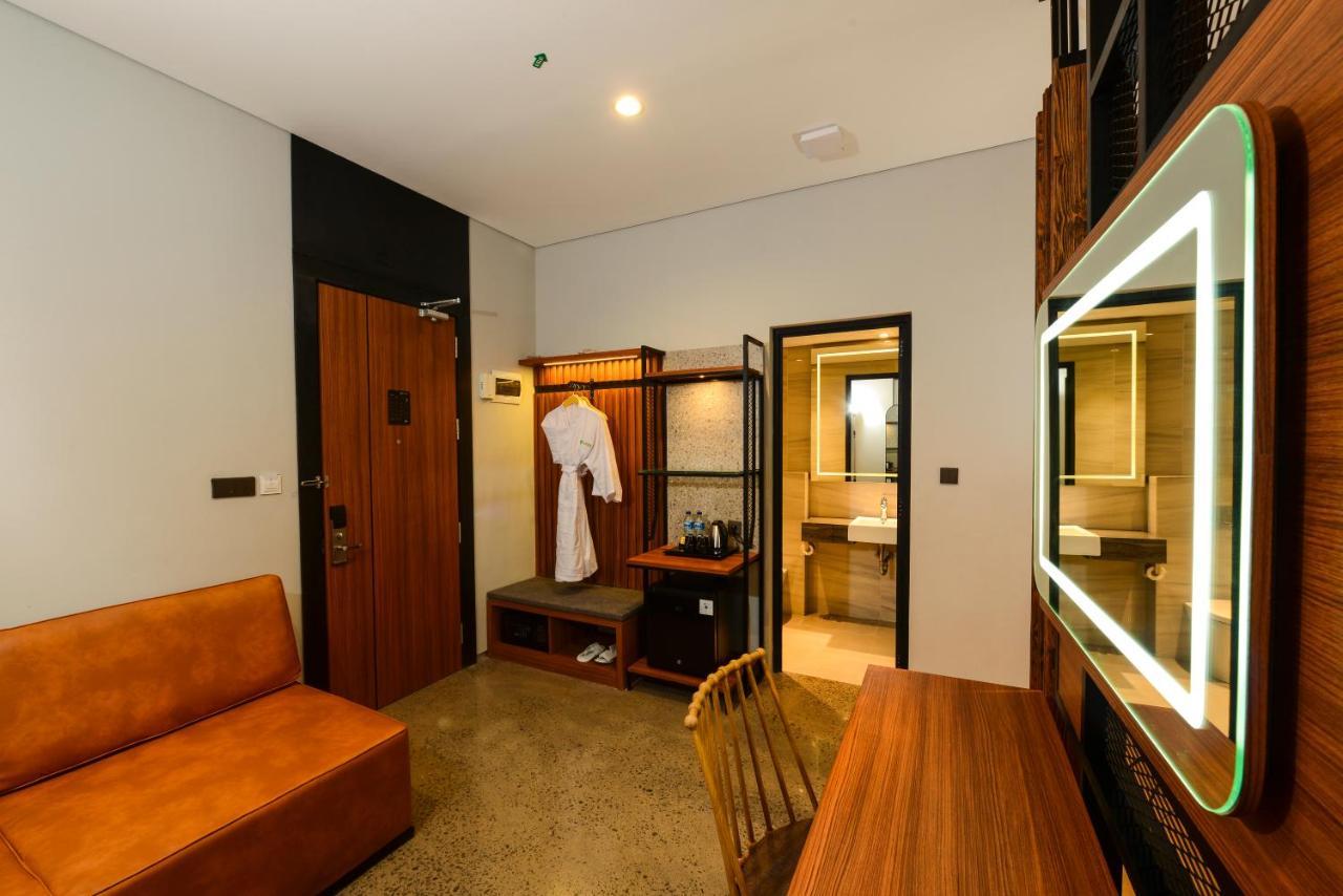 Nata Azana Hotel Solo Kültér fotó