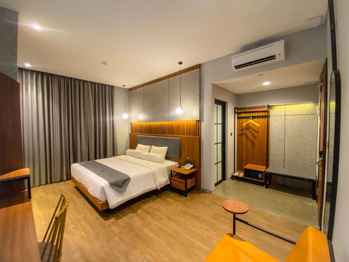 Nata Azana Hotel Solo Kültér fotó