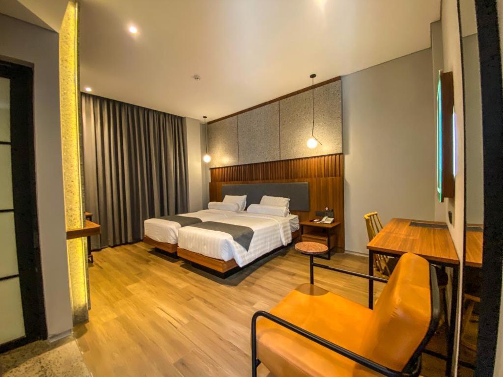 Nata Azana Hotel Solo Kültér fotó