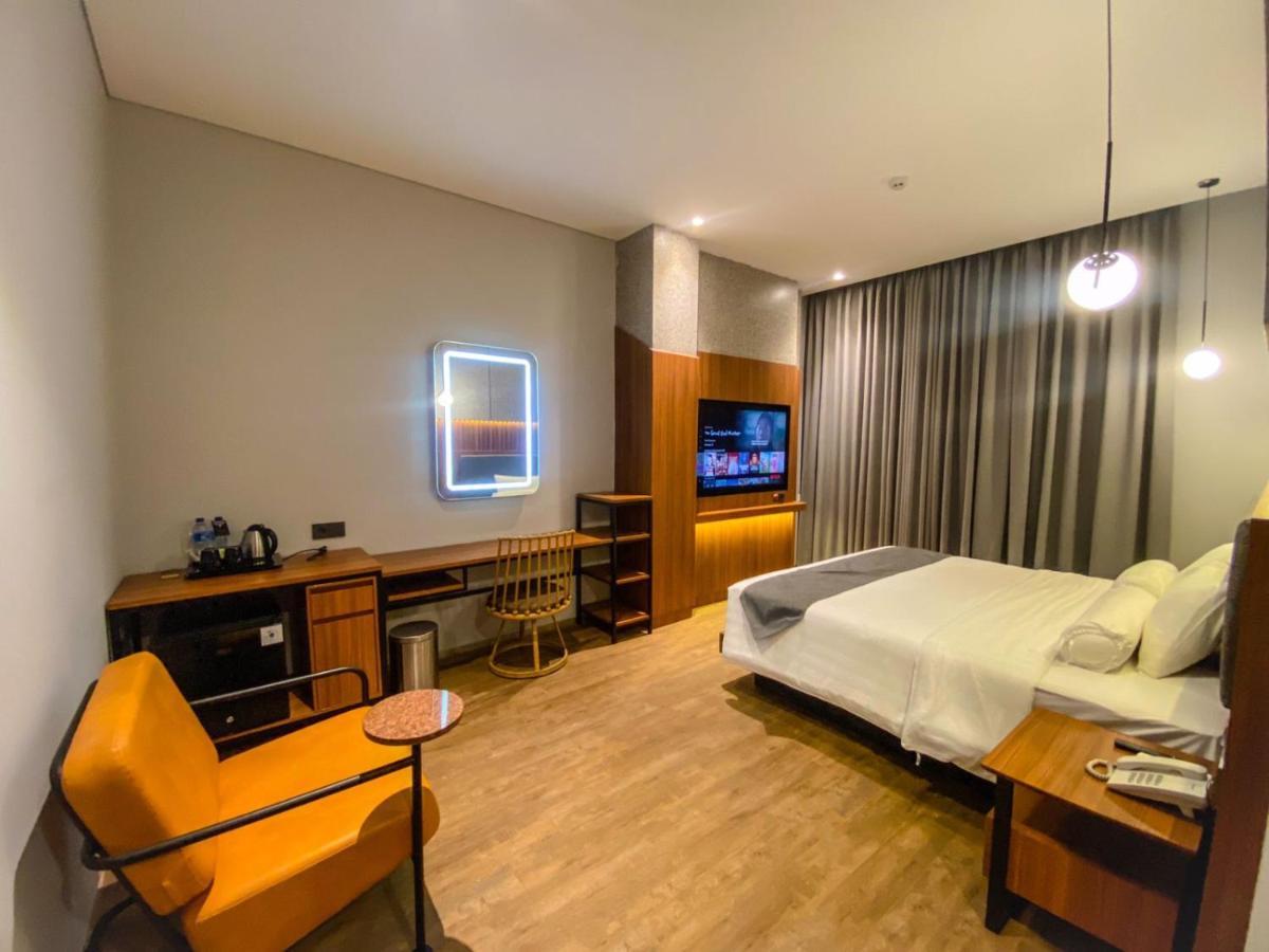 Nata Azana Hotel Solo Kültér fotó