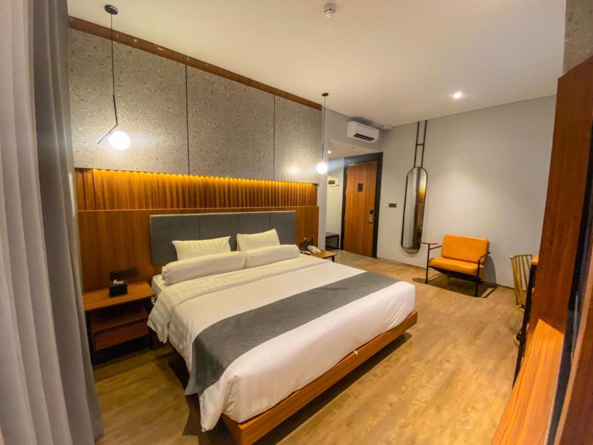 Nata Azana Hotel Solo Kültér fotó