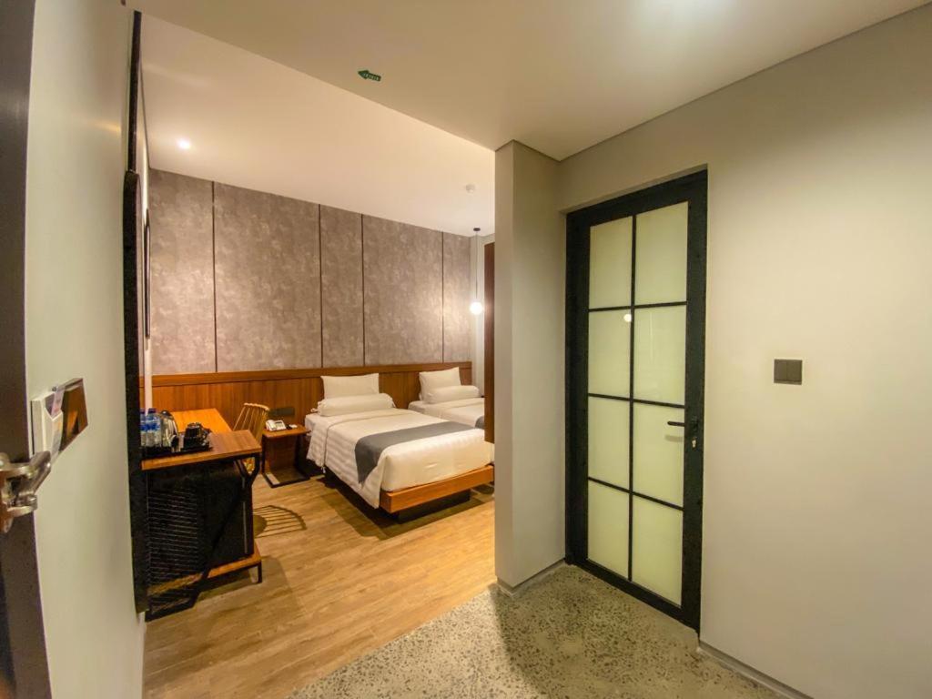Nata Azana Hotel Solo Kültér fotó
