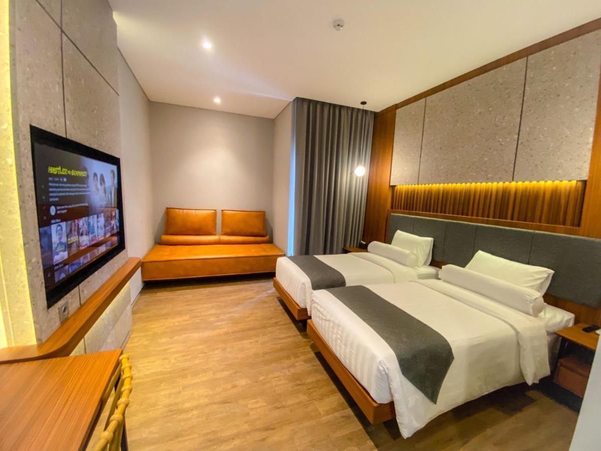 Nata Azana Hotel Solo Kültér fotó