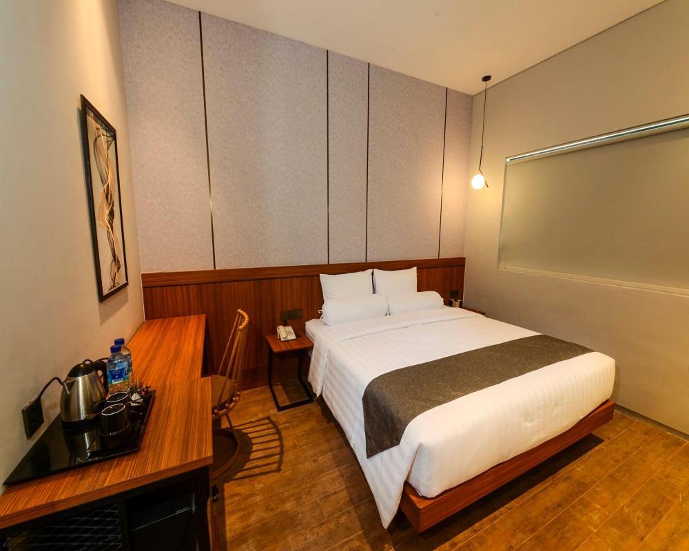 Nata Azana Hotel Solo Kültér fotó