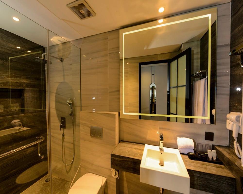 Nata Azana Hotel Solo Kültér fotó